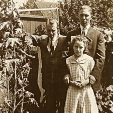 Picture 32 - Jim Golding (John Darling), Jim Roberts (Stephens) and Jessie Roberts (Stephens) circa 1912. Image provided by Lynne Golding