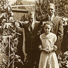 Picture 32 - Jim Golding (John Darling), Jim Roberts (Stephens) and Jessie Roberts (Stephens) circa 1912. Image provided by Lynne Golding